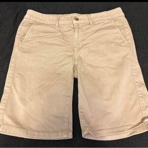 A&E Women’s Khaki shorts 🦅